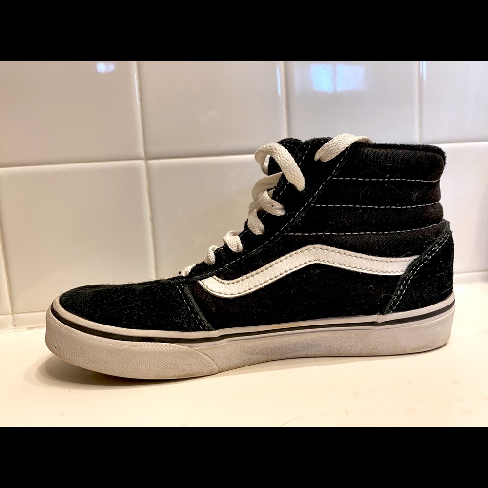 Kids Suede Hightop Vans
